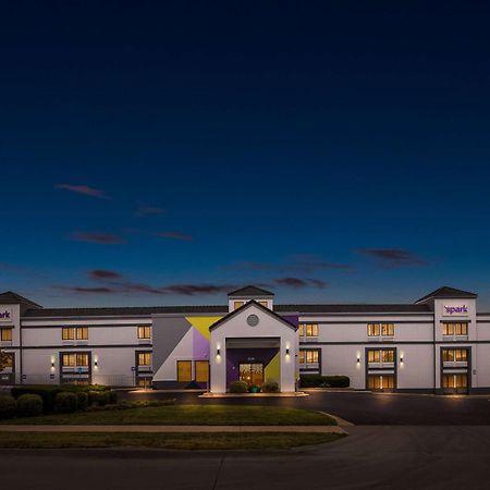 Spark By Hilton Wichita East Esterno foto
