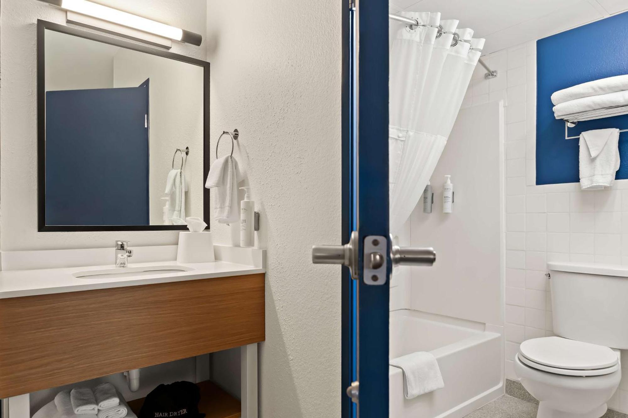 Spark By Hilton Wichita East Esterno foto
