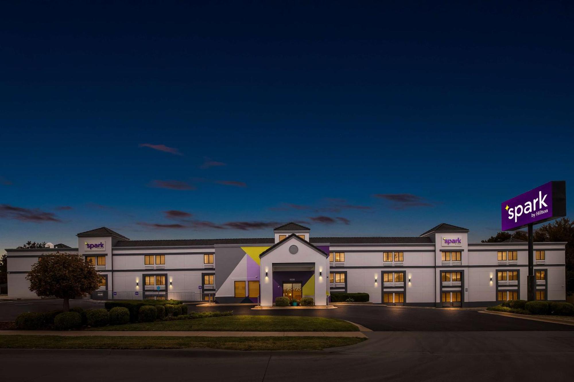 Spark By Hilton Wichita East Esterno foto