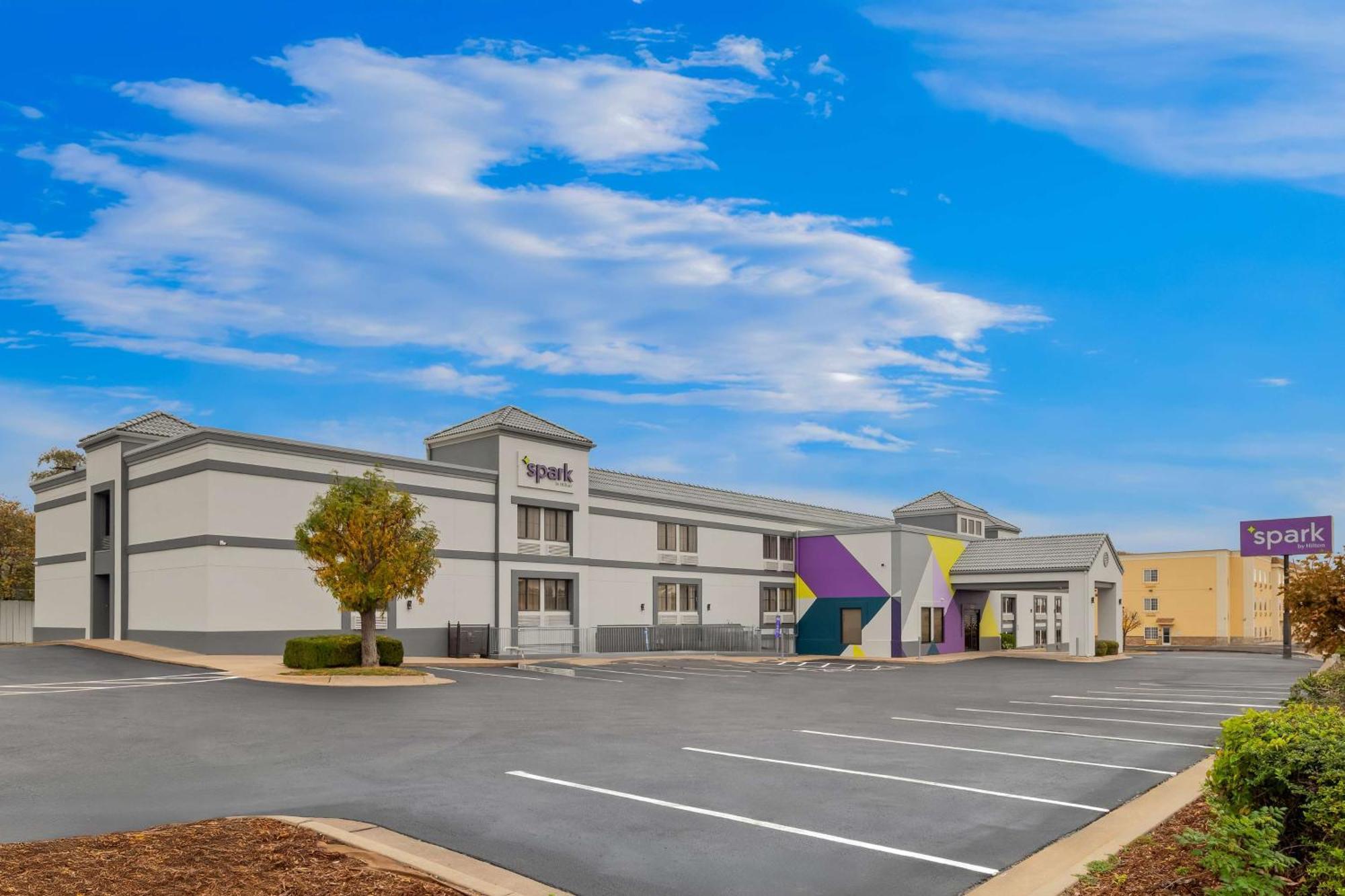 Spark By Hilton Wichita East Esterno foto