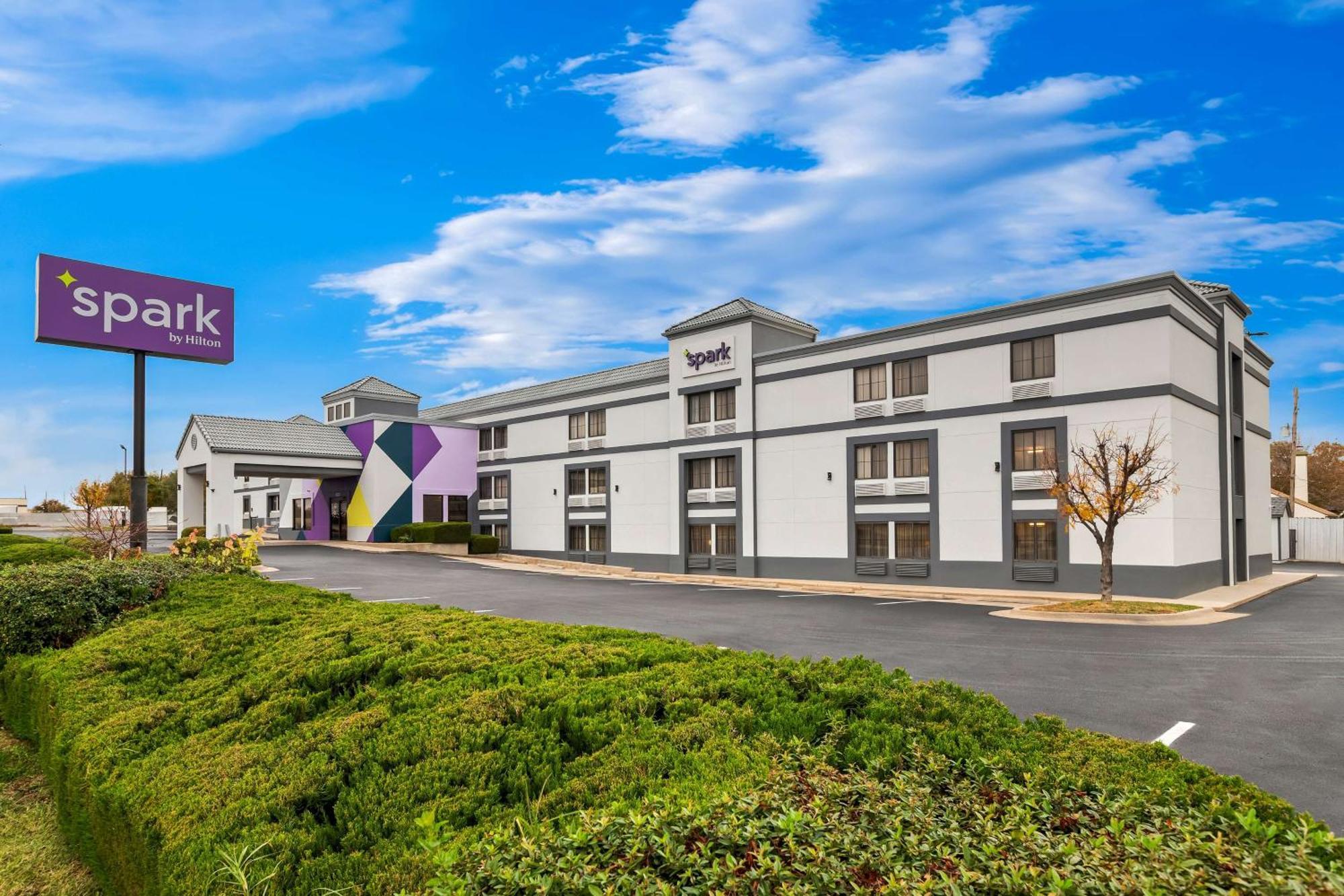 Spark By Hilton Wichita East Esterno foto